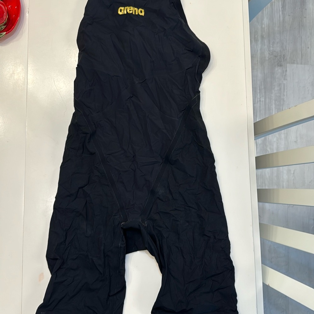 Arena tech suite size 26
